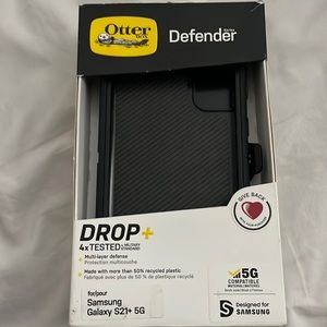🐝.     Otter box defender Samsung s21+5G